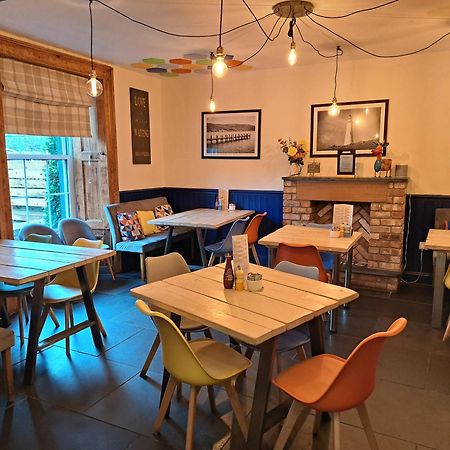 The Ship Inn Bardsea ภายนอก รูปภาพ